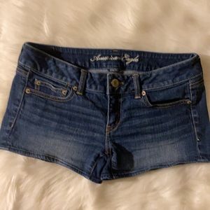 *SOLD* American Eagle Shorts Size 6